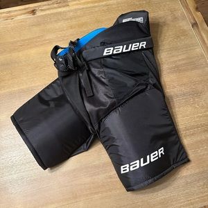 Youth Bauer Ice Hockey padded pants/shorts